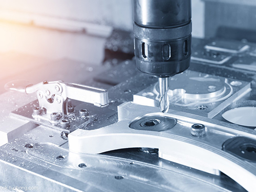 精密零件加工中大型精（jīng）密零（líng）件的維護須知